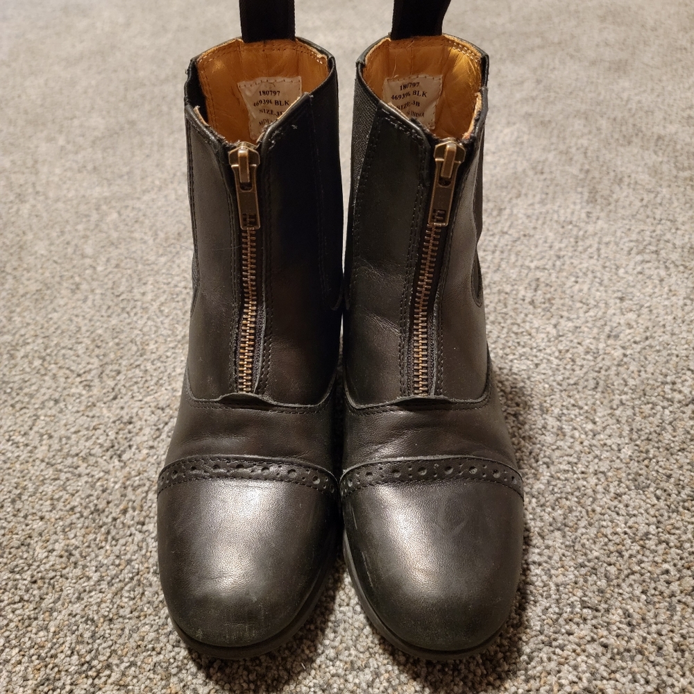Girls black boots